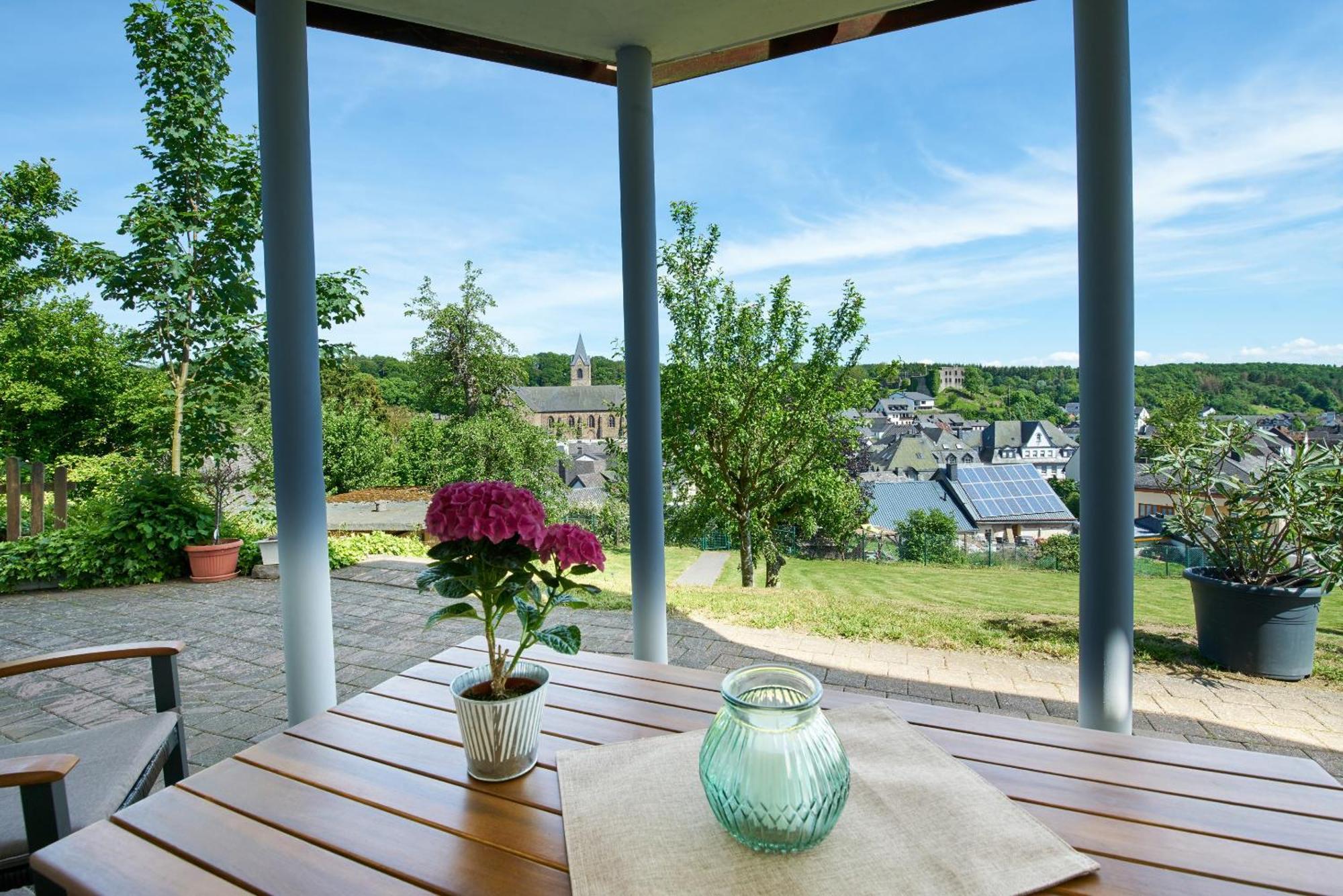 Ferienwohnung Panorama-Blick Ulmen Exterior photo